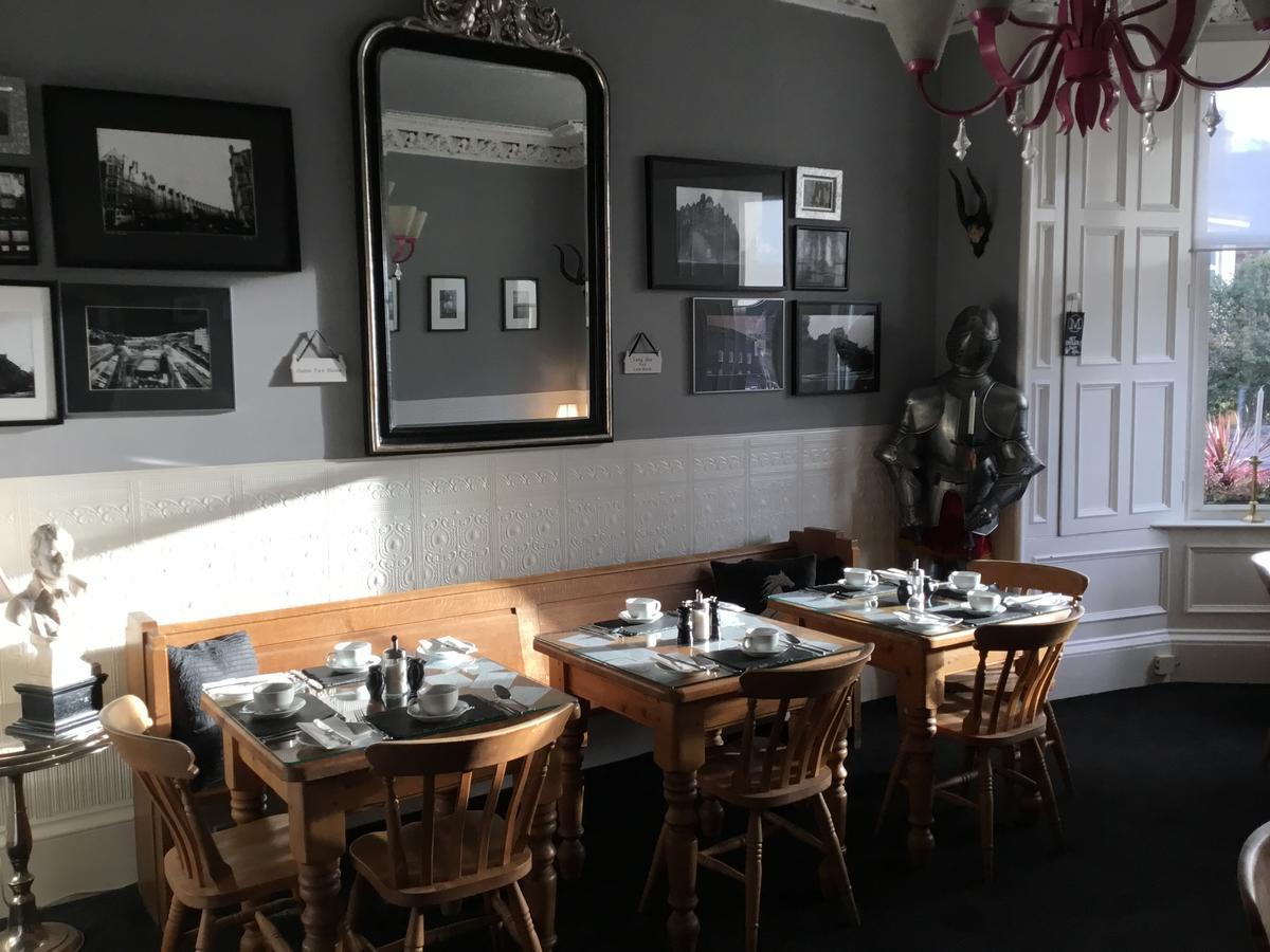 Martins Guest House Единбург Екстериор снимка