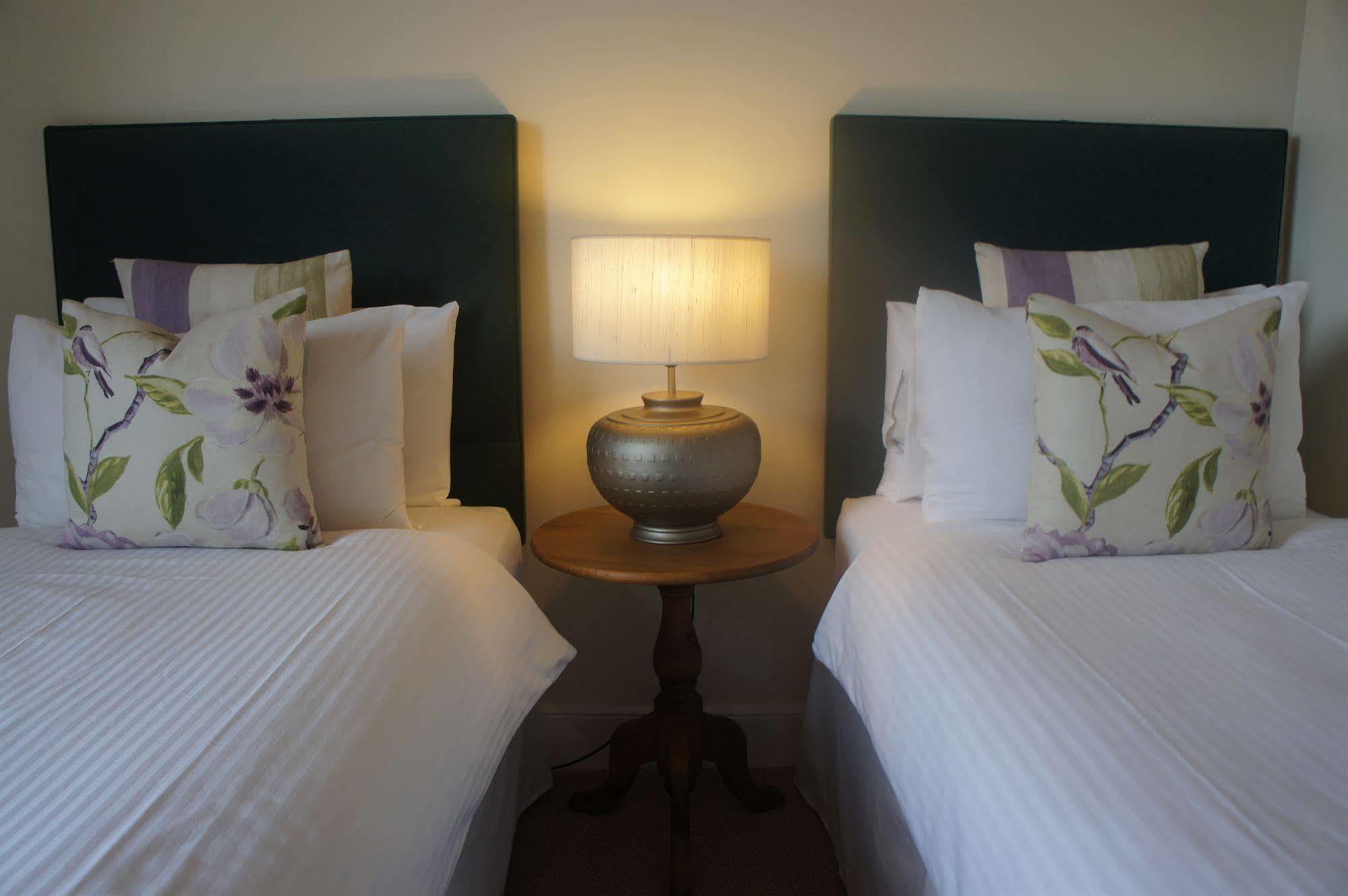 Martins Guest House Единбург Екстериор снимка