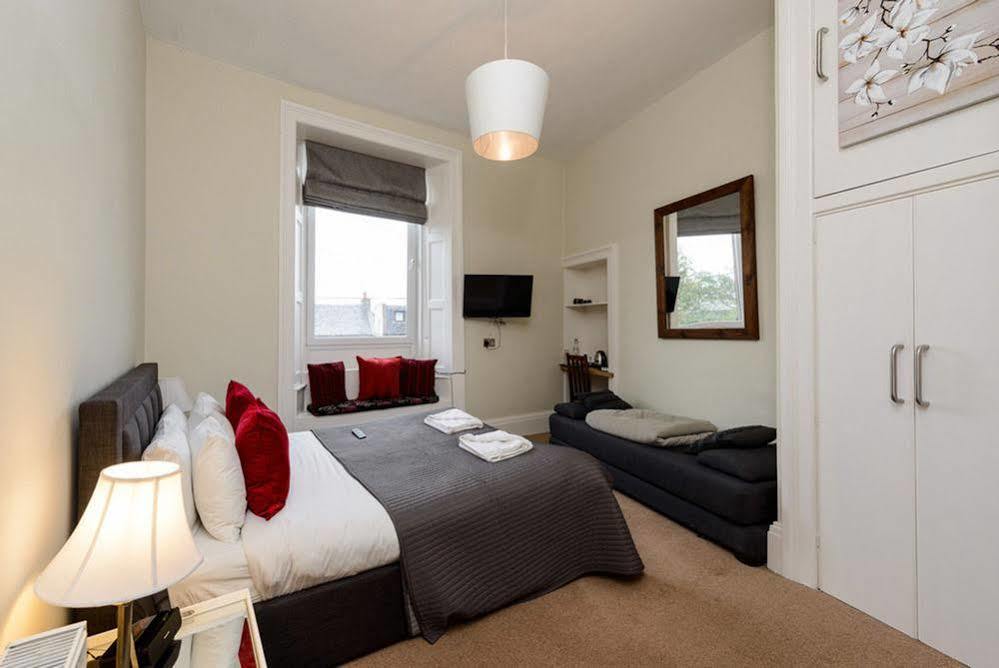 Martins Guest House Единбург Екстериор снимка